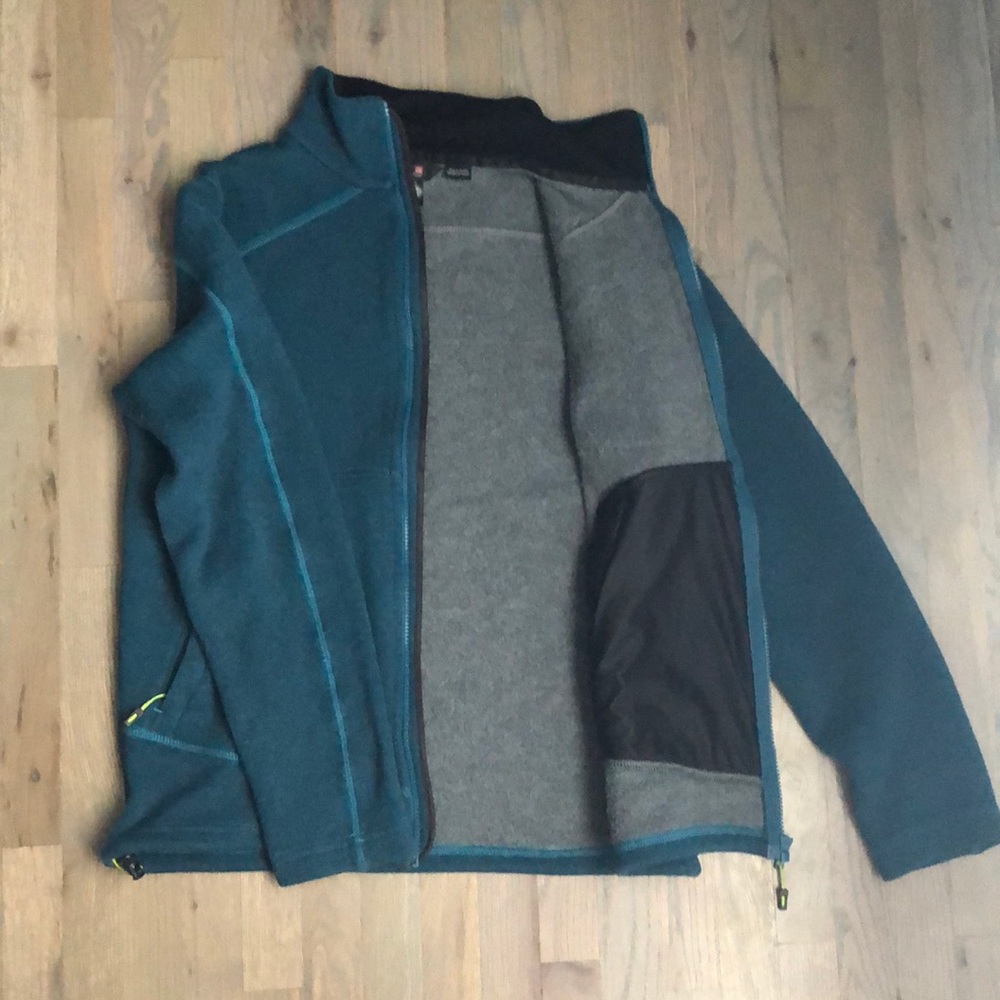 Heavy Fleece Jacket - Picture 2 of 3